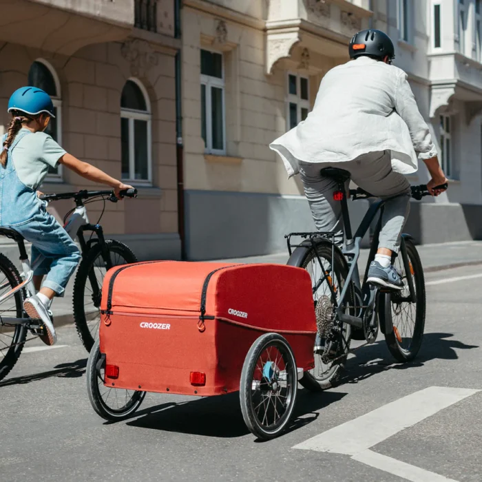 Croozer_Cargo_Lifestyle_006_desktop_890x890_crop_center.webp